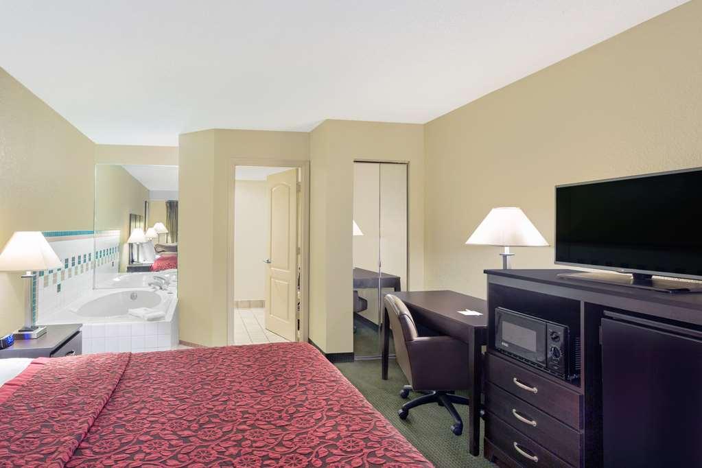 Days Inn & Suites By Wyndham Columbia Airport West Columbia Zimmer foto